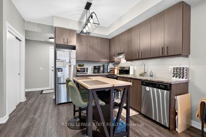 Property Photo:  10 Esplanade Lane 511  ON L3M 0H1 
