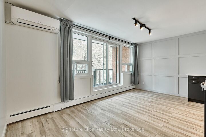 Property Photo:  291 Scarlett Road 303  ON M6N 4L1 