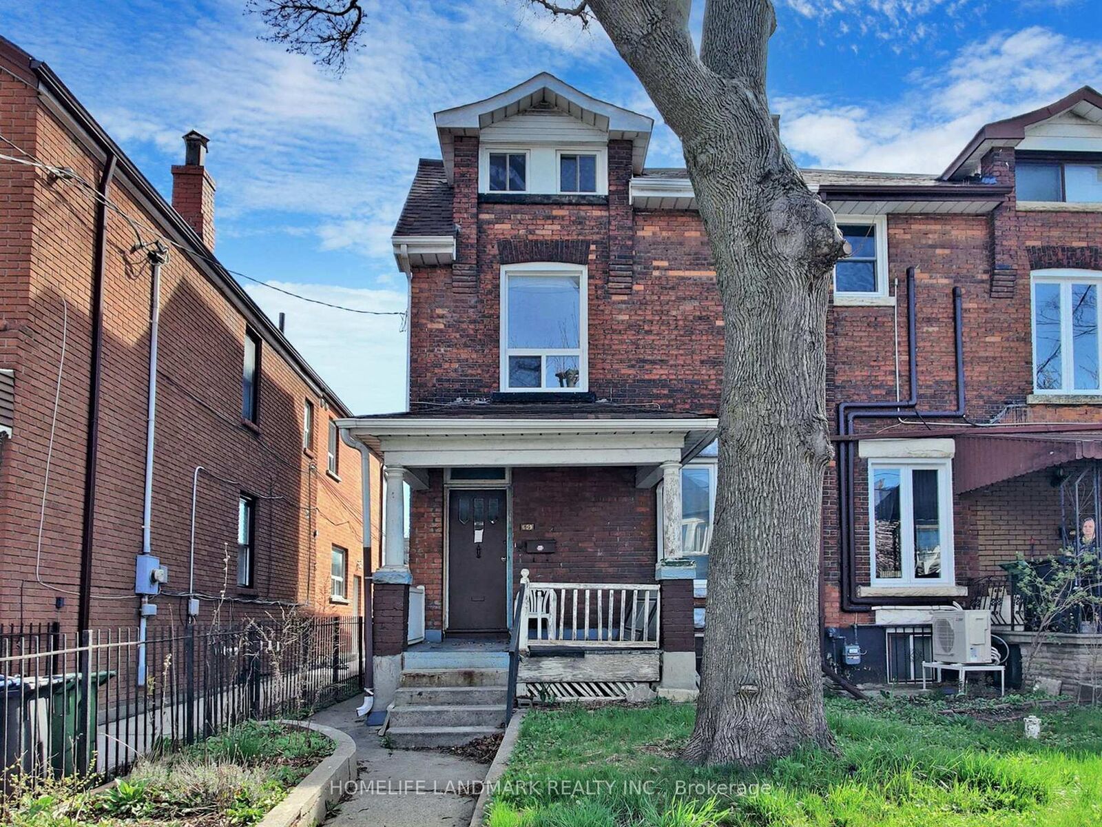 Property Photo:  609 Ossington Avenue Upper  ON M6G 3T6 