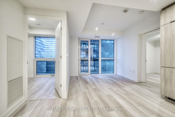 Property Photo:  39 Roehampton Avenue 1806  ON M4P 0G1 