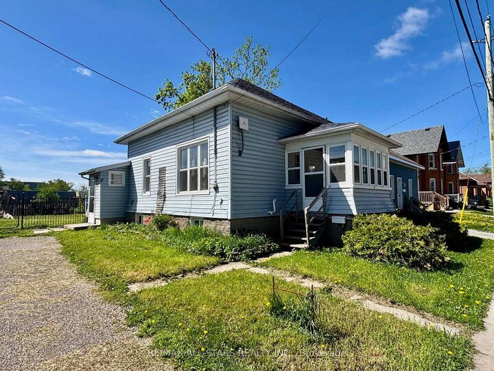 Property Photo:  81 Durham Street W  ON K9V 2P8 
