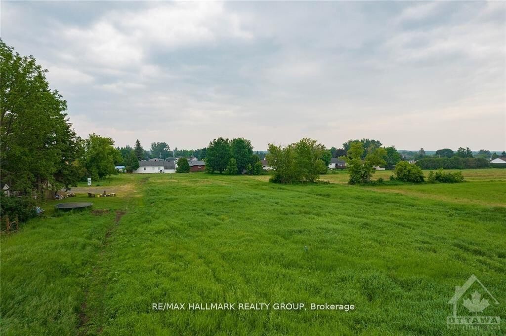 Photo de la propriété: 3748 Champlain Street 4 ON K0A 1E0