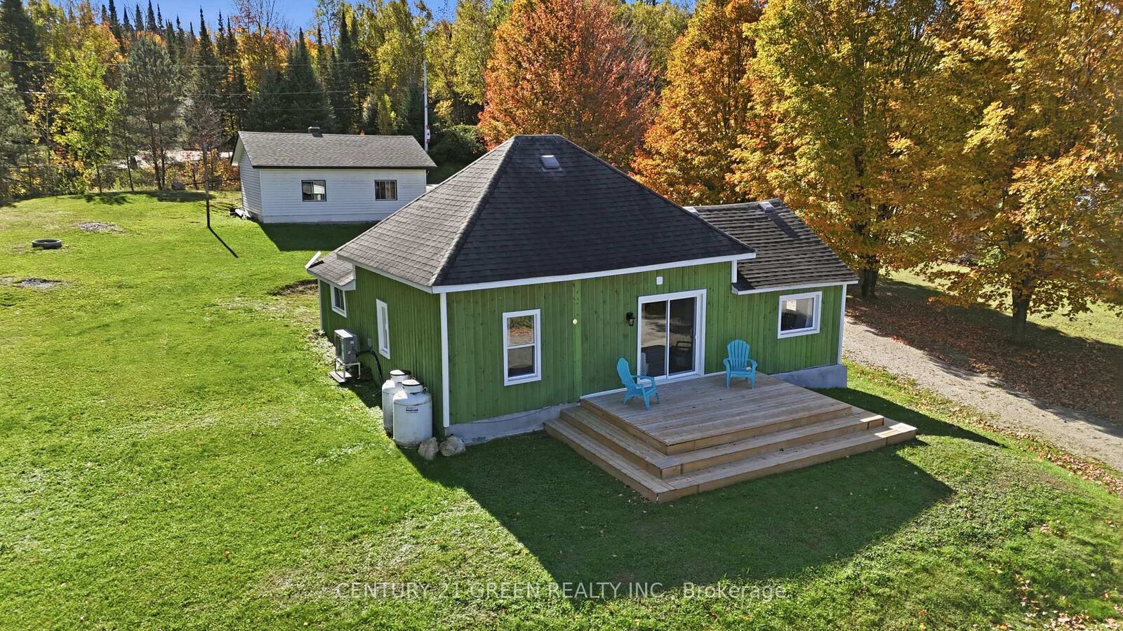 Property Photo:  135 Village Street  ON K0L 1C0 