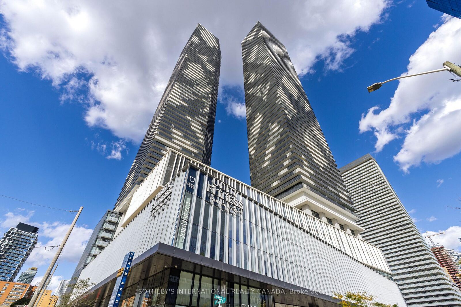 Property Photo:  55 Cooper Street 6605  ON M5E 0G1 
