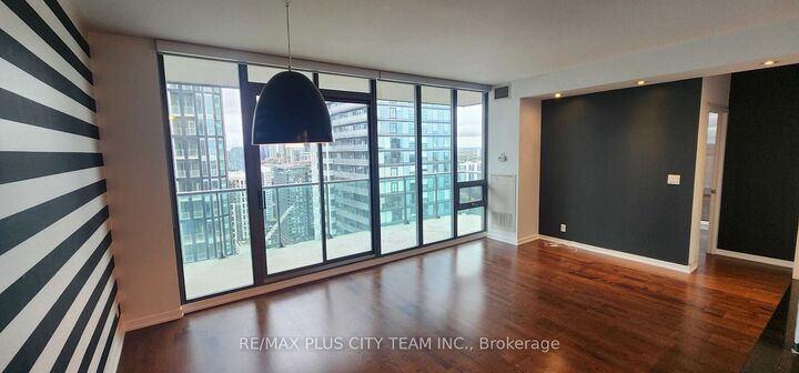 Property Photo:  33 Lombard Street 3604  ON M5C 3H8 