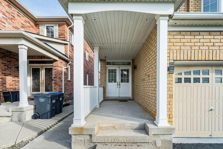 Property Photo:  354 Panhellenic Drive Upper  ON L5W 0B9 
