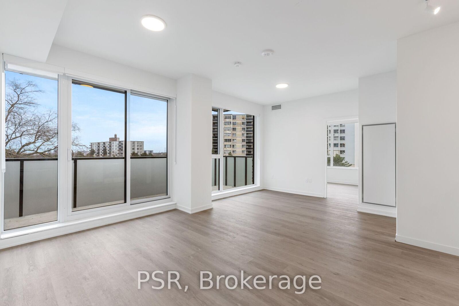 Property Photo:  4365 Bloor Street W 304  ON M9C 1R3 