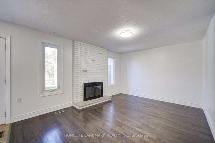 Property Photo:  7 Huron Street  ON L4M 5H2 