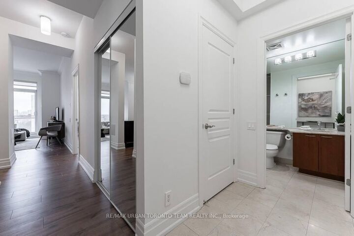Property Photo:  777 Steeles Avenue Lph3  ON M2R 3Y4 