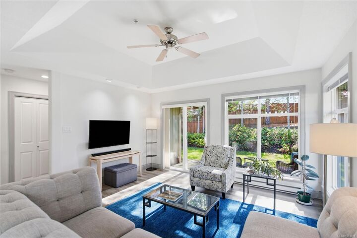 Property Photo:  340 Young St #4  BC V9P 1C5 