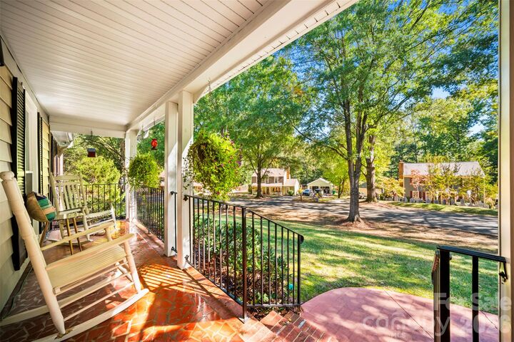 Property Photo: 11720 Shandon Circle NC 28226