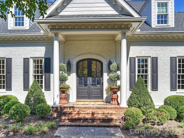 Property Photo:  3601 Hampton Manor Drive  NC 28226 