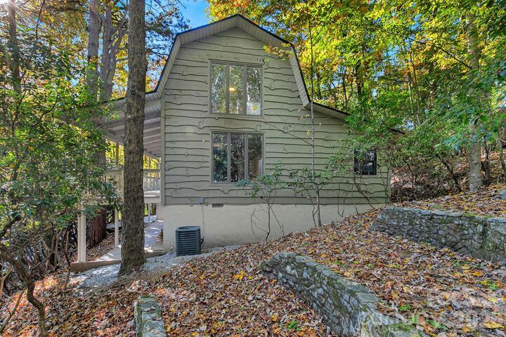 Property Photo:  1152 Soquili Drive  NC 28712 