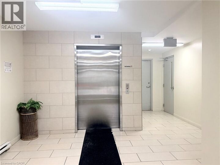 Property Photo:  76 Sydney Street South 208  ON N2G 3V2 