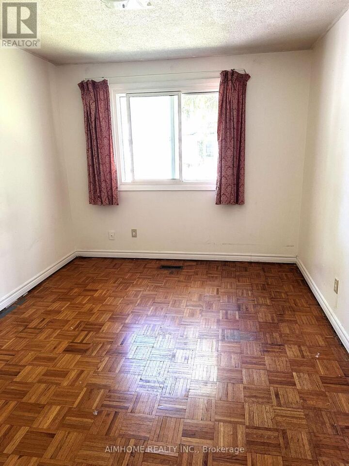 Property Photo: 302 Cliffwood Road ON M2H 2E5
