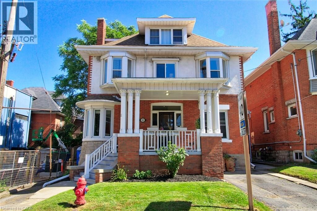 Property Photo:  11 Eastbourne Avenue 1  ON L8M 2M6 