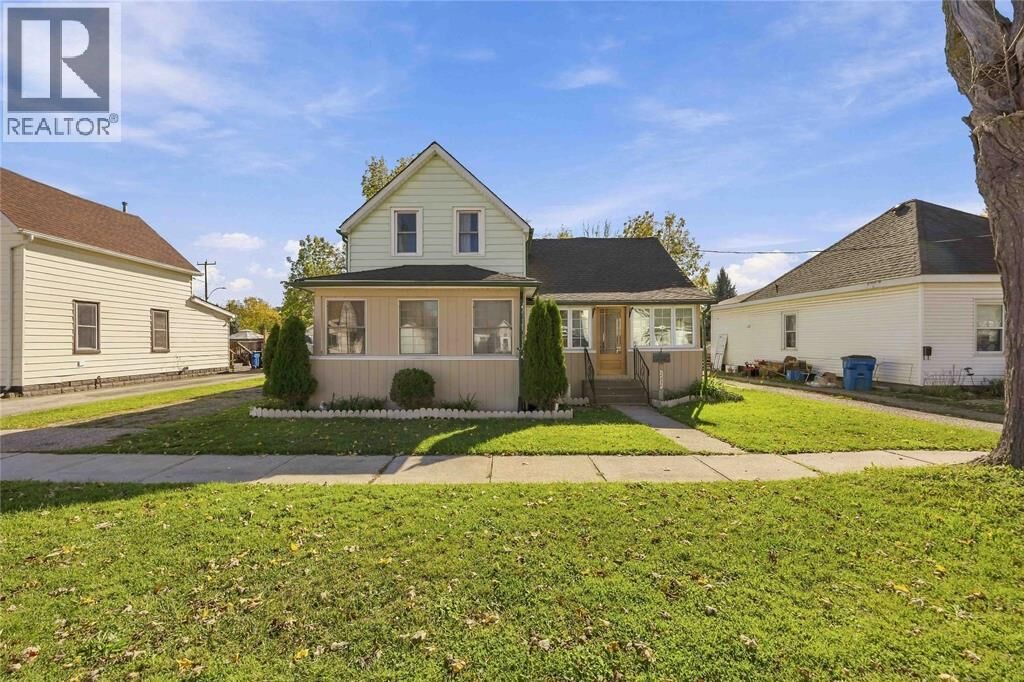 Property Photo: 209 Queen Street ON N8A 1G4