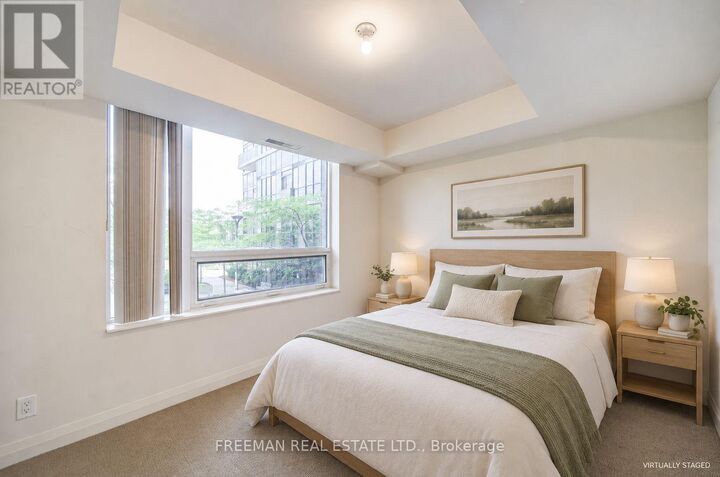 Property Photo:  5 Valhalla Inn Road Th108  ON M9B 0B1 