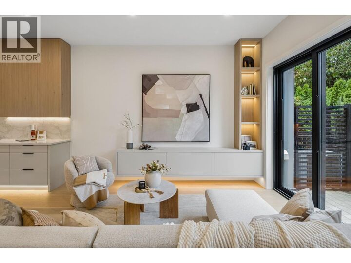 Property Photo:  936 West 57th Avenue 2  BC V6P 1S3 