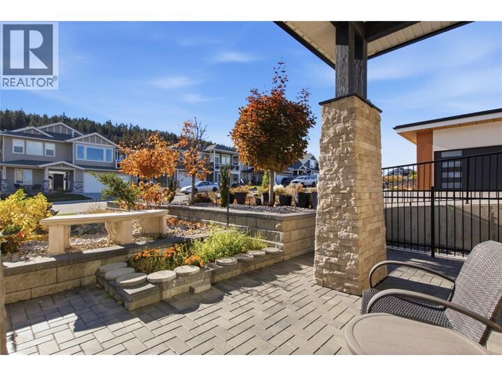 Photo de la propriété:  2166 Crosshill Drive  BC V1S 0C6 