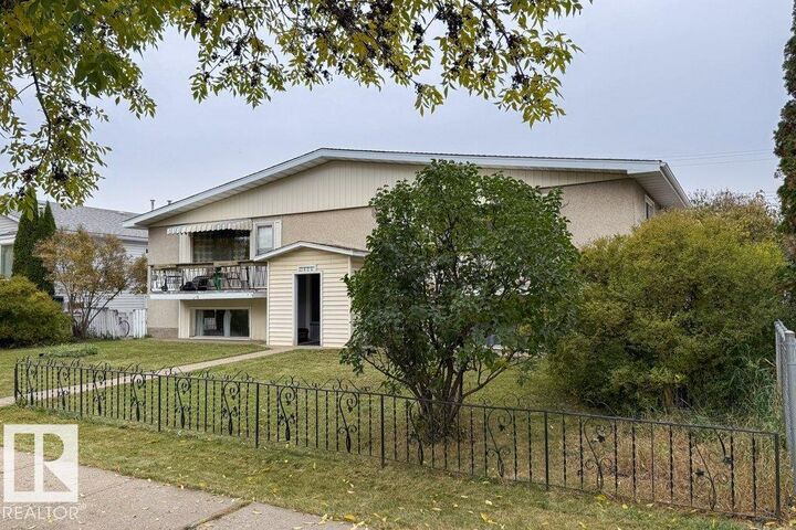 Property Photo:  3624 117 Avenue NW  AB T5W 0X8 