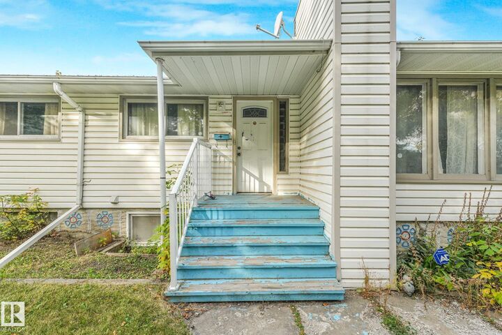 Photo de la propriété: 11716 130 Street NW AB T5M 1A8
