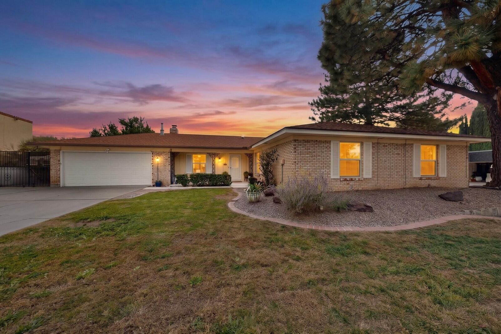 Property Photo:  7108 Vista Del Arroyo Avenue NE  NM 87109 