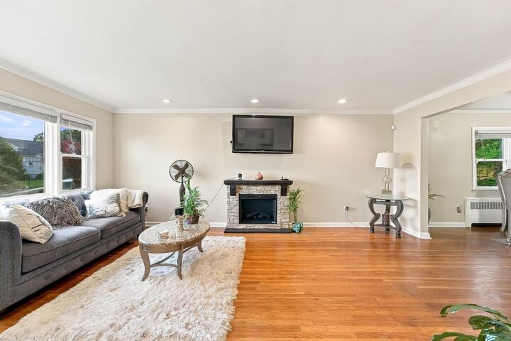 Property Photo:  1747 Colgate Pl  NJ 07083 