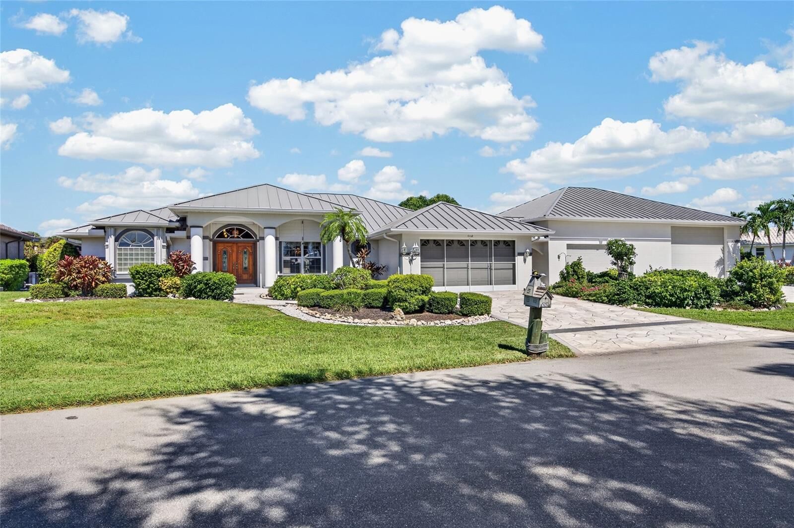 Property Photo:  112 Great Isaac Court  FL 33950 
