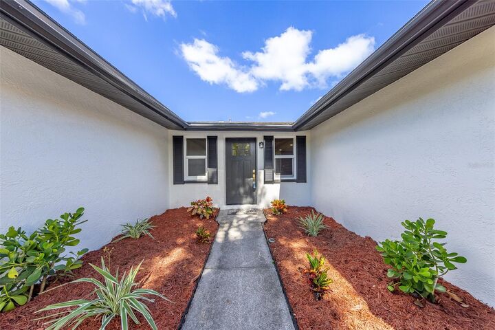 Property Photo: 7149 Channelside Lane N FL 33781