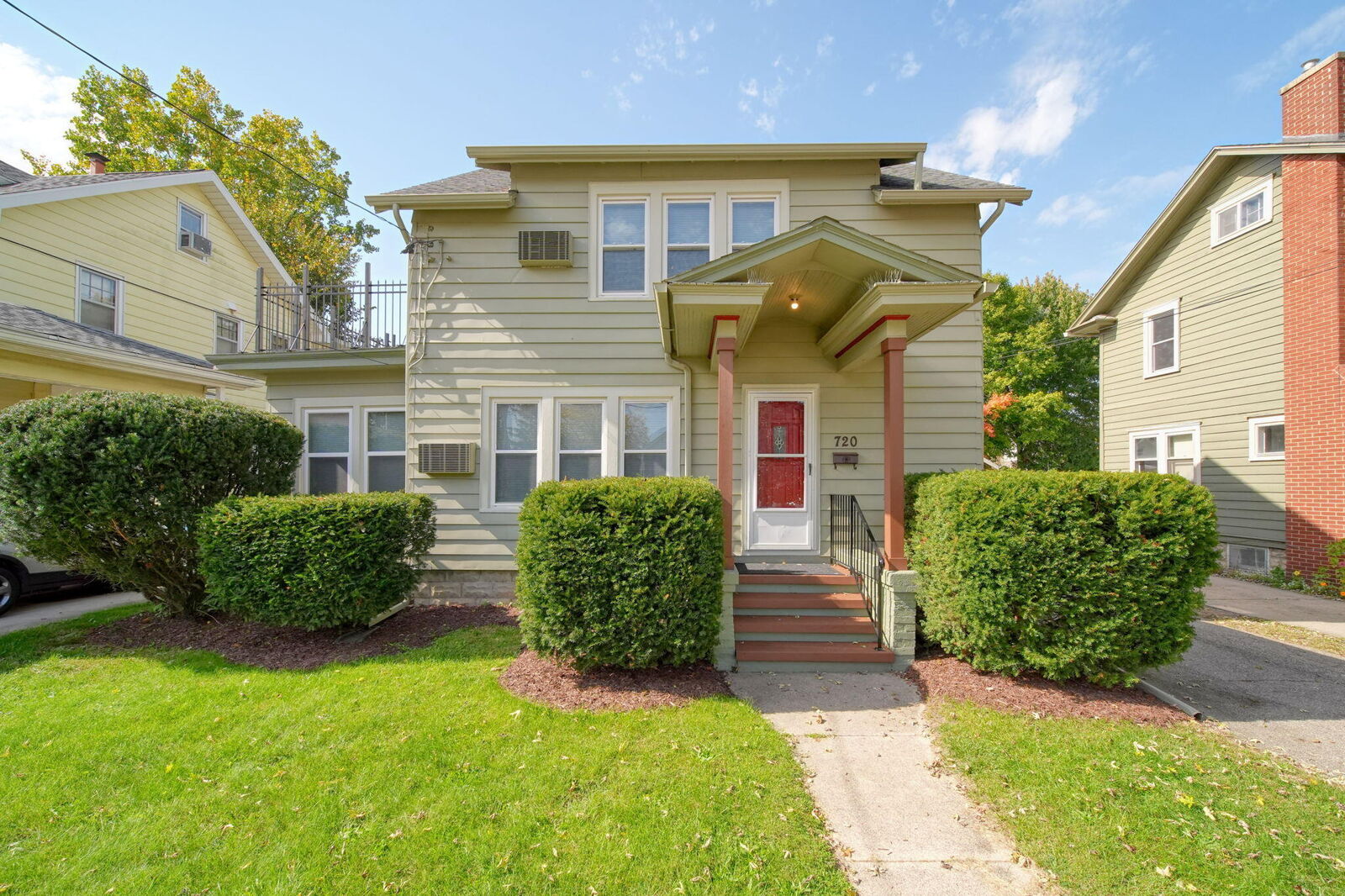 Property Photo: 720 S West Avenue MI 49203