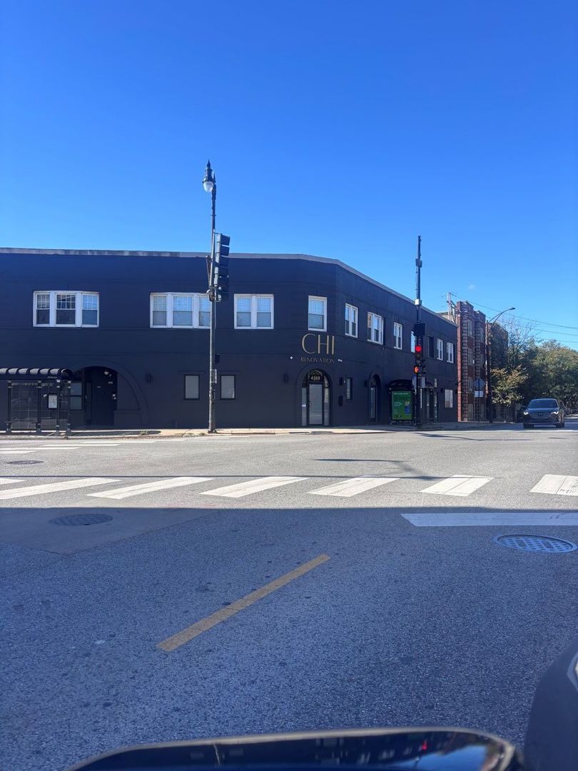Property Photo:  5107 W Montrose Avenue 2E  IL 60630 