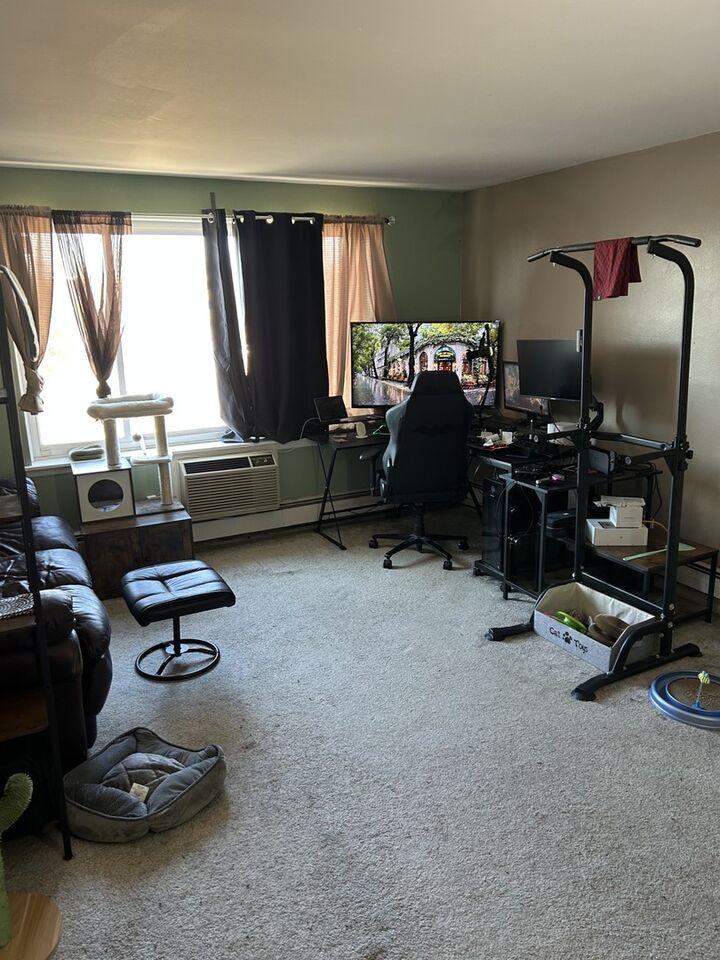 Property Photo:  1500 Robin Circle 314  IL 60169 