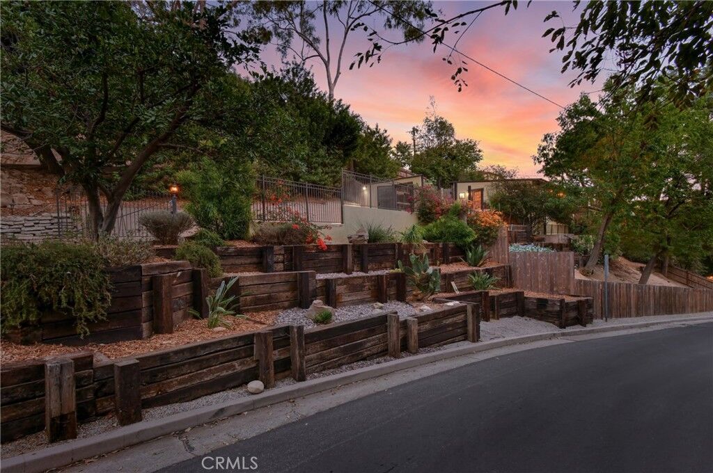 Property Photo: 367 W Avenue 42 CA 90065