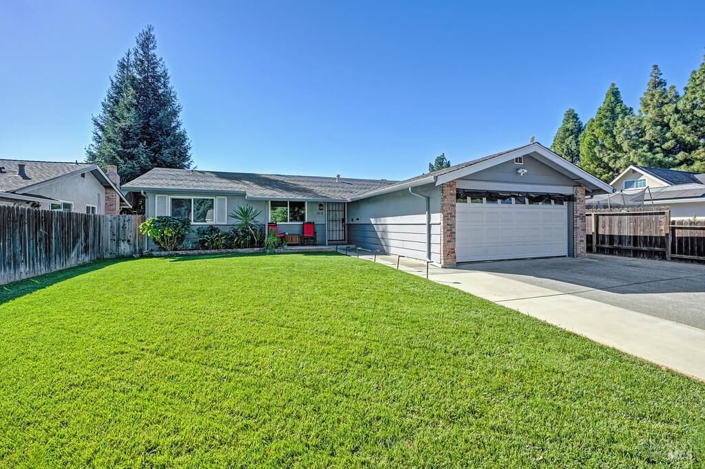 Property Photo: 212 Stonyford Drive CA 95687