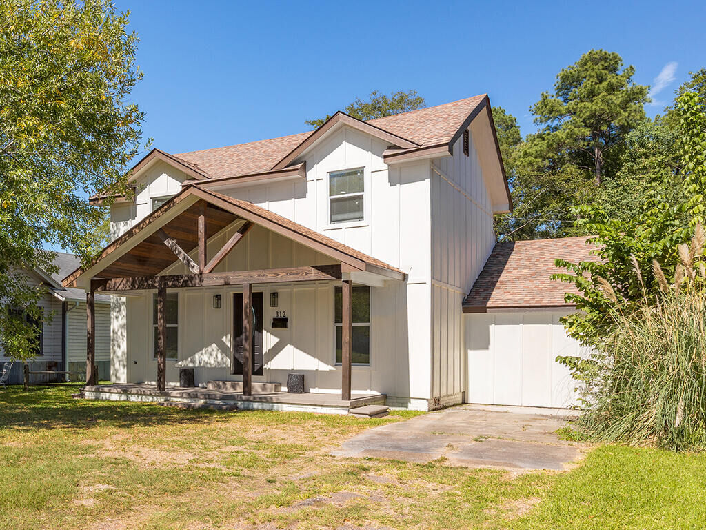 Property Photo:  312 Mantooth Avenue  TX 75904 