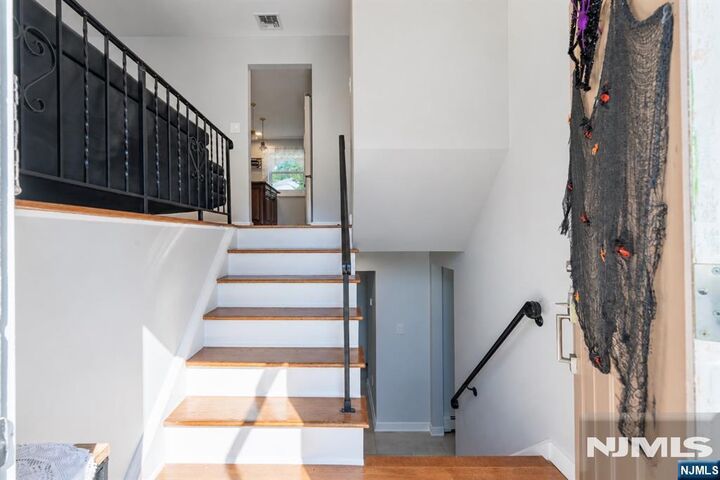 Property Photo:  56 Outlook Street  NJ 07405 