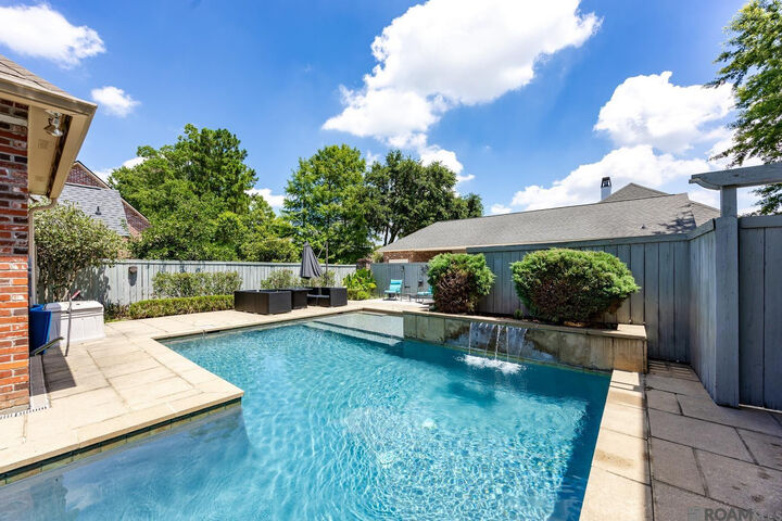 Property Photo: 10757 Royal Ridge Ave LA 70810