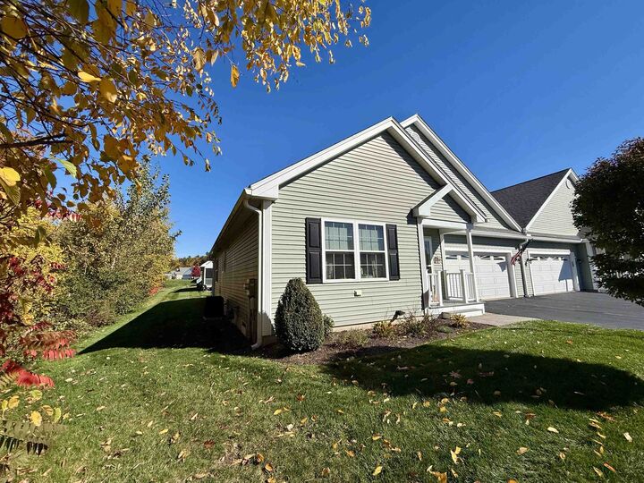 Property Photo: 3 Currant Lane NH 03106
