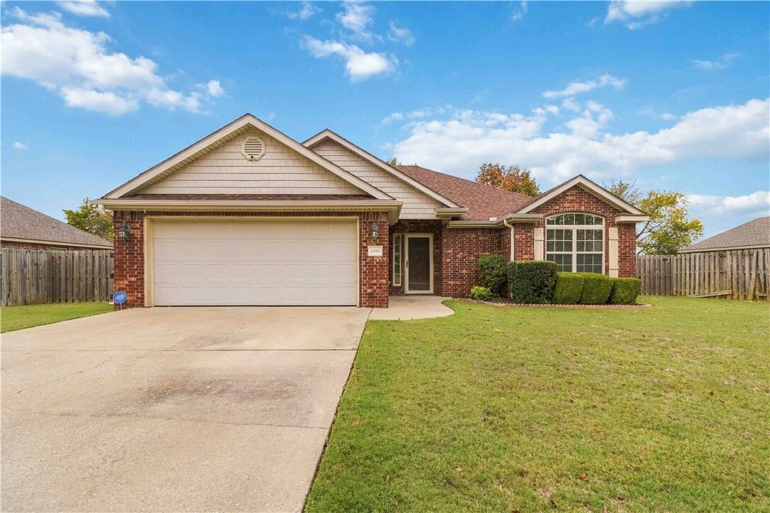 Property Photo:  4206 W Gascony Place  AR 72704 