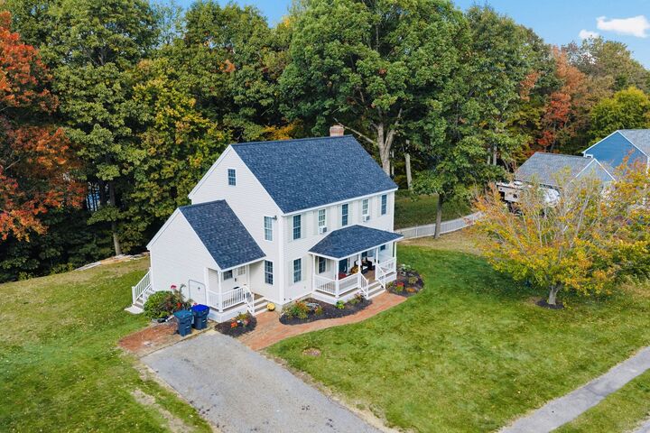 Property Photo:  11 Valley View Cir  MA 01543 