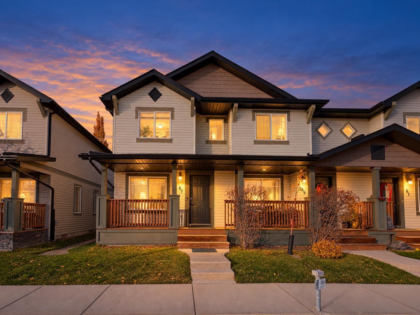 Property Photo:  105 Drake Landing Common 87  AB T1S 0C9 