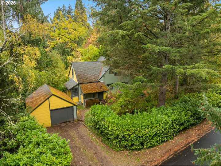 Property Photo: 8220 SW Canyon Dr OR 97225