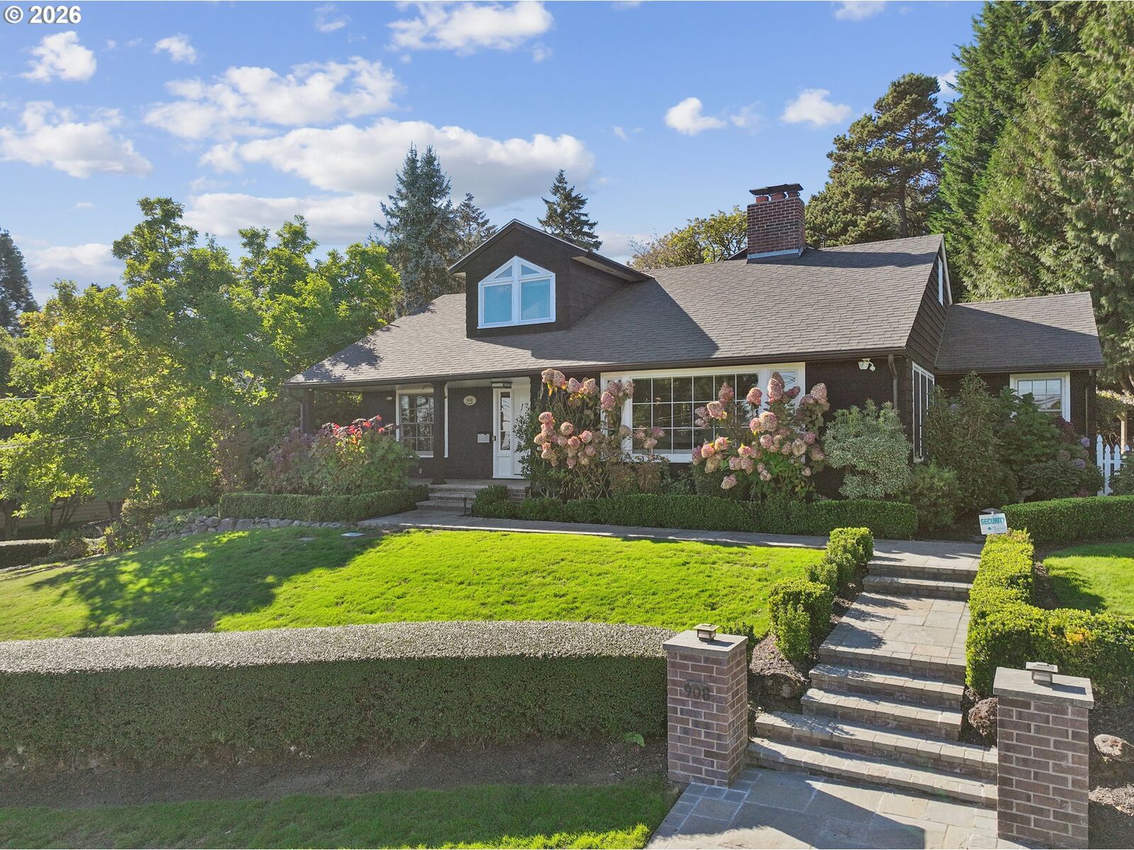 Property Photo: 908 SW Davenport St OR 97201
