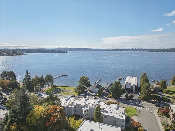 Property Photo:  10115 NE 62nd Street A202  WA 98033 