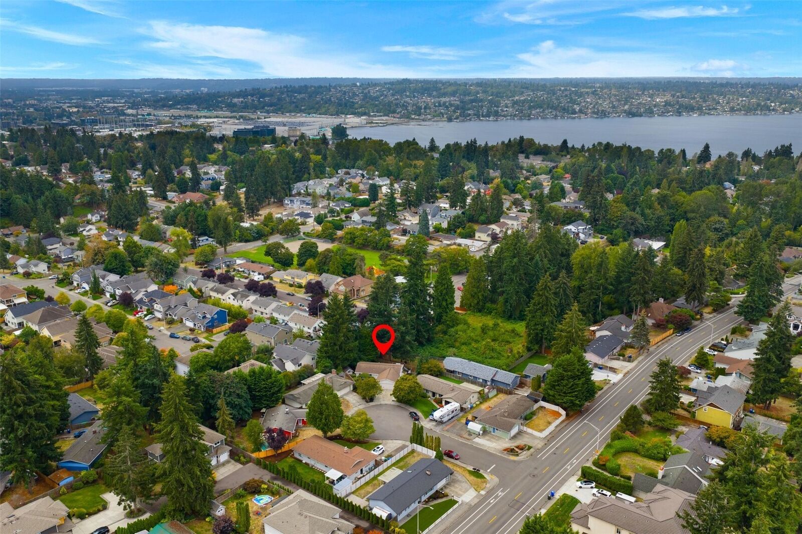 Property Photo:  2605  Camas Avenue NE  WA 98056 