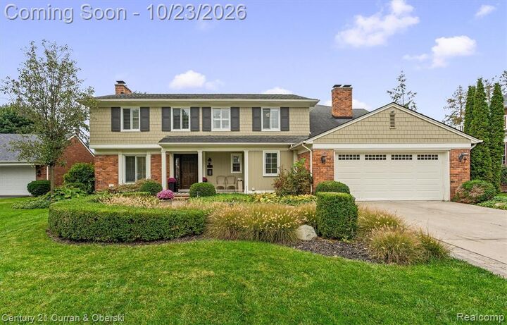Property Photo:  61 Roslyn Road  MI 48236 