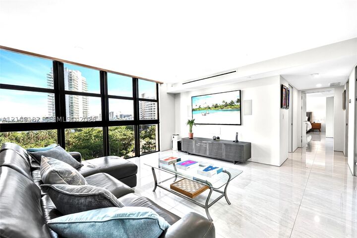 Property Photo:  9 Island Ave 714  FL 33139 