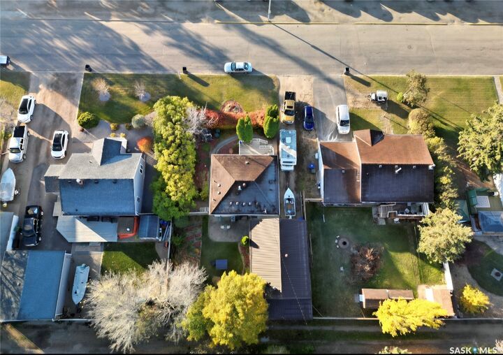 Property Photo:  232 25th Street  SK S0M 0E0 