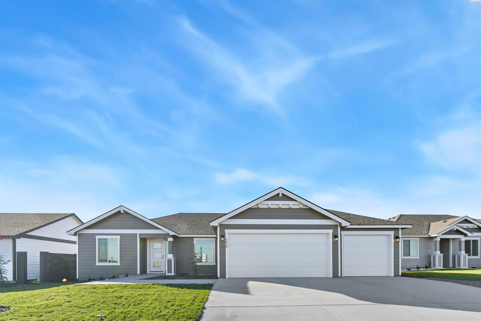 Property Photo: 6818 Road 104 WA 99301